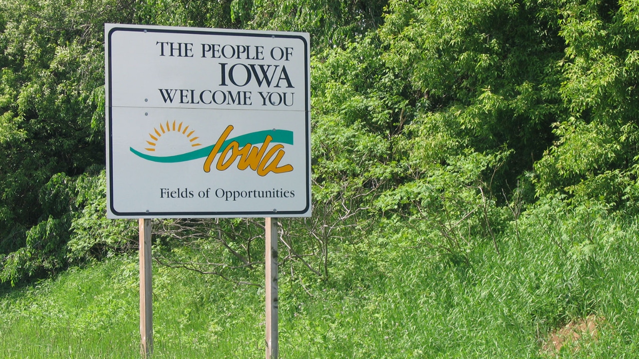 Iowa Bill Would Legalize Marijuana, Ban Enforcement of Federal Prohibition